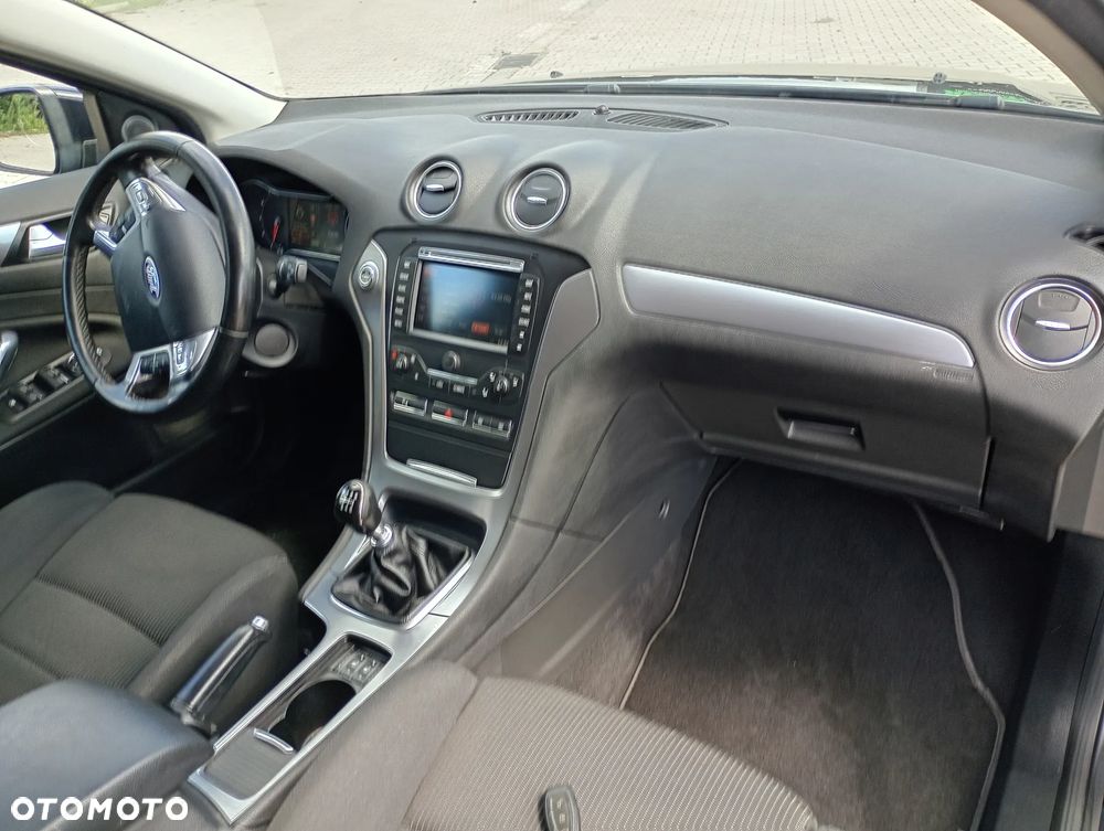 Ford Mondeo - 15