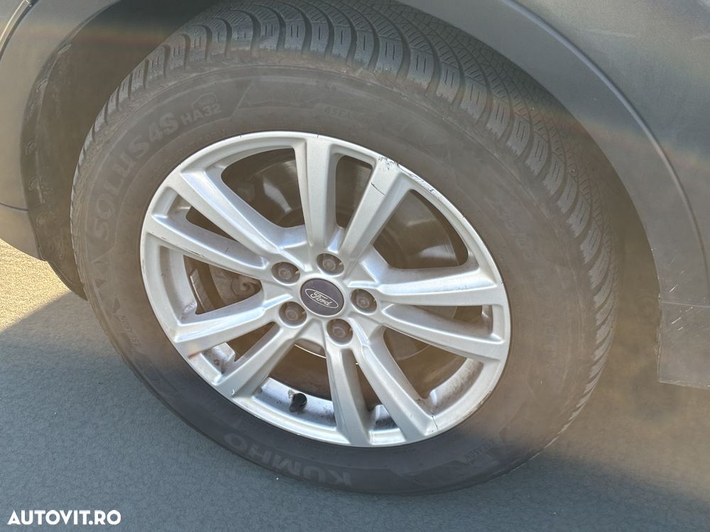 Ford Kuga - 22
