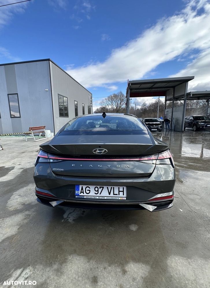Hyundai Elantra 1.6 l 123 CP CVT Exclusive - 2