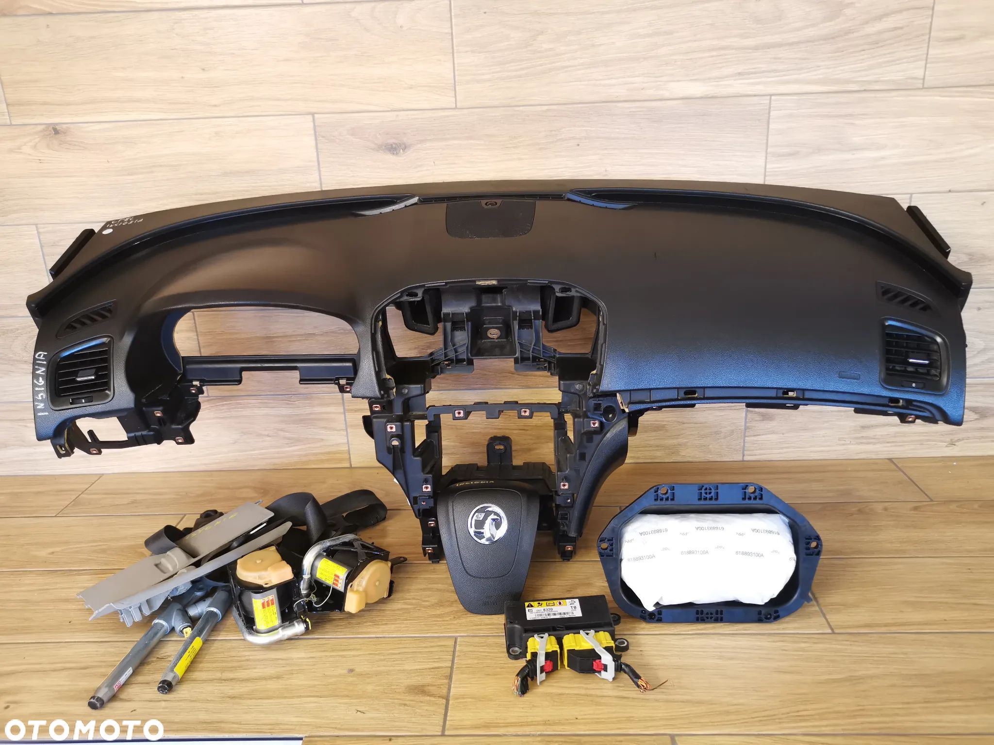 Deska konsola pasy Opel Insignia A - 1