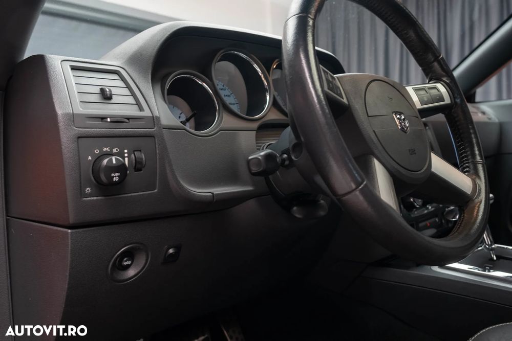 Dodge Challenger - 29