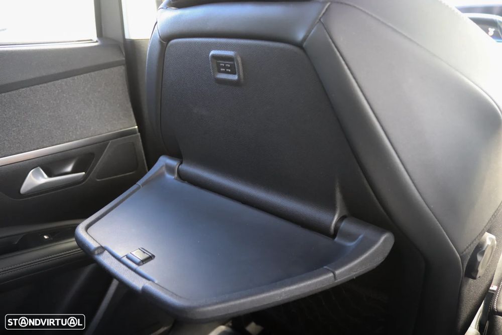 Peugeot 5008 1.5 BlueHDi Allure EAT8 - 28