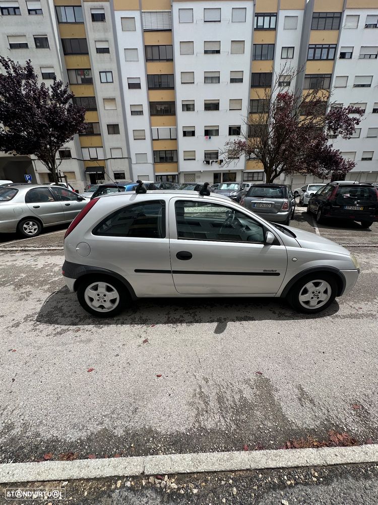 Opel Corsa 1.2 16V Confort - 3