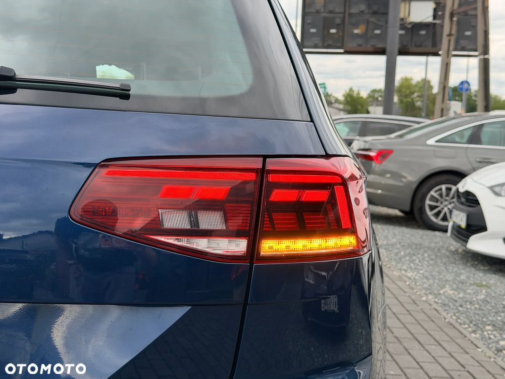 Volkswagen Passat - 10