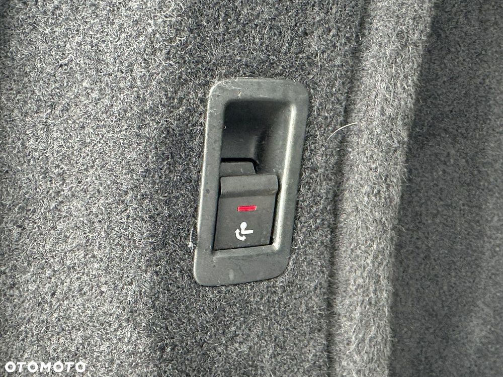 Audi A4 Avant 2.0 TDI ultra S tronic sport - 34