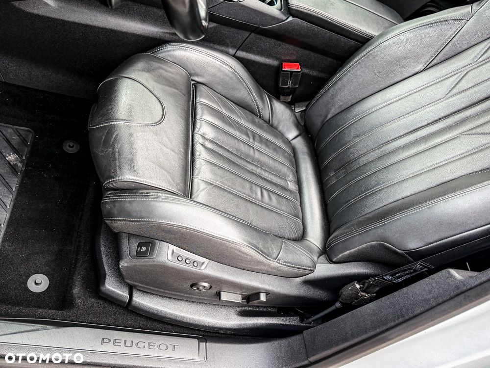Peugeot 5008 1.5 BlueHDi GT S&S - 32