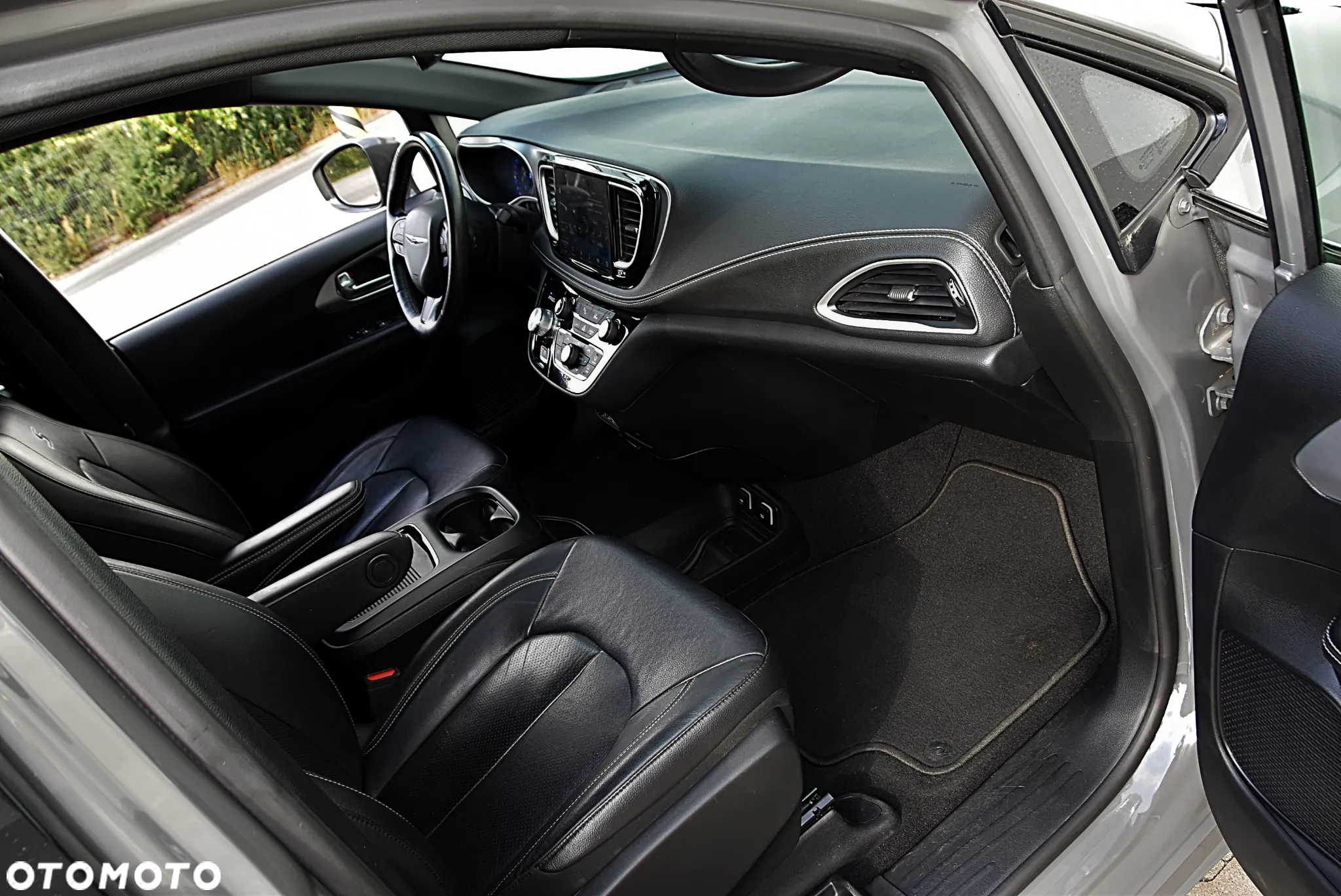 Chrysler Pacifica - 19