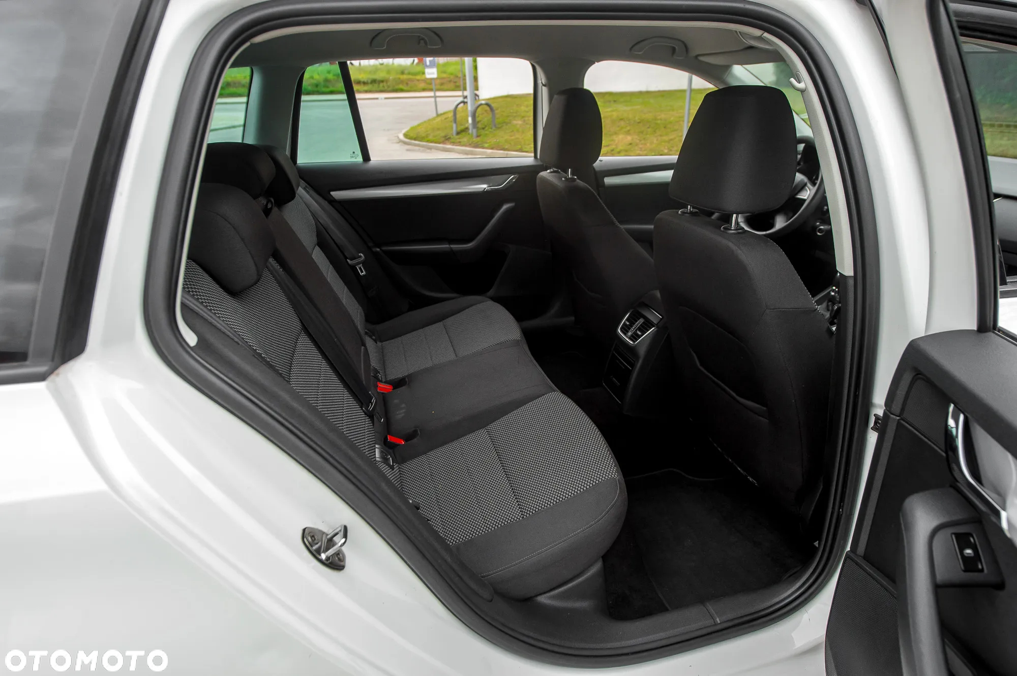 Skoda Octavia Combi 1.8 TSI 4x4 DSG Ambition - 30
