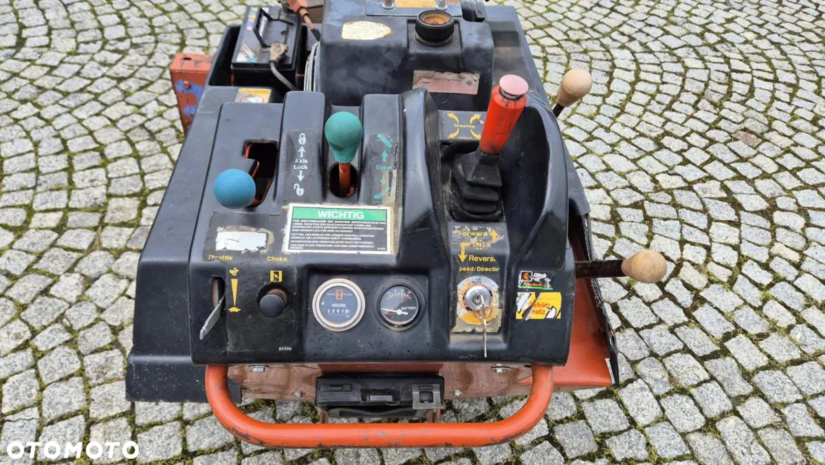 Ditch Witch Koparka łańcuchowa DITCH WITCH 1620 KE - 12