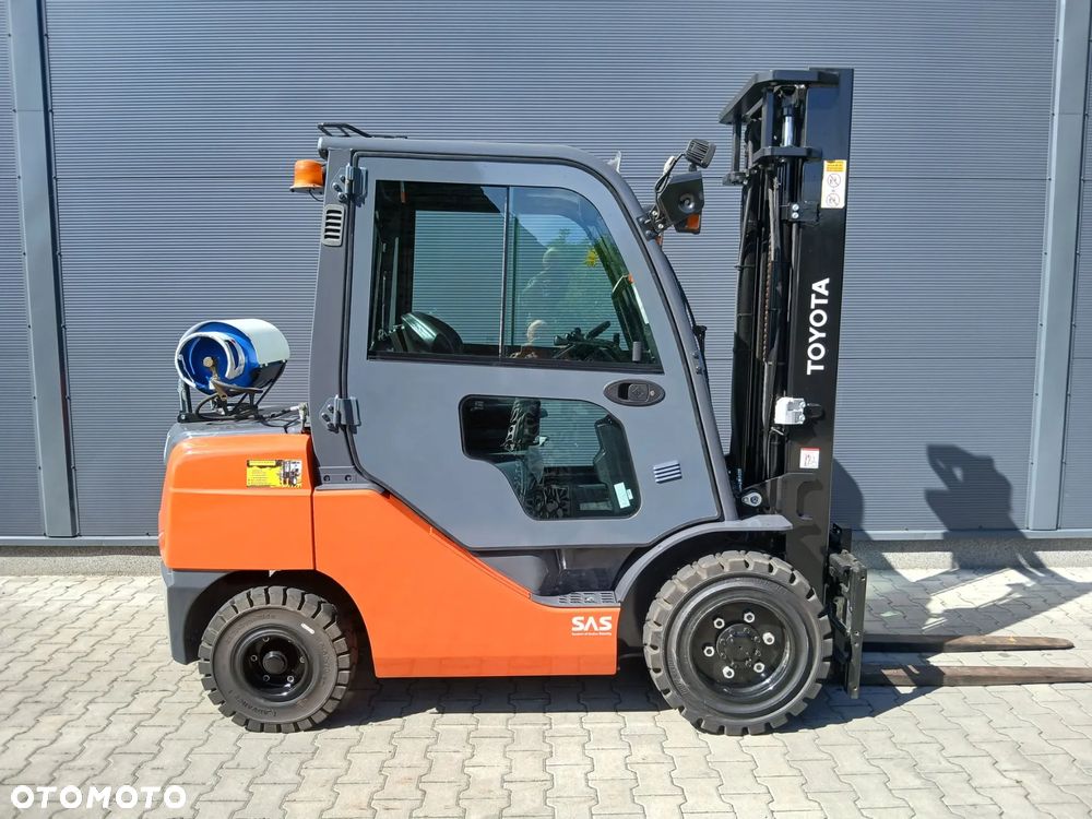Toyota 02-8FGF30 - 2