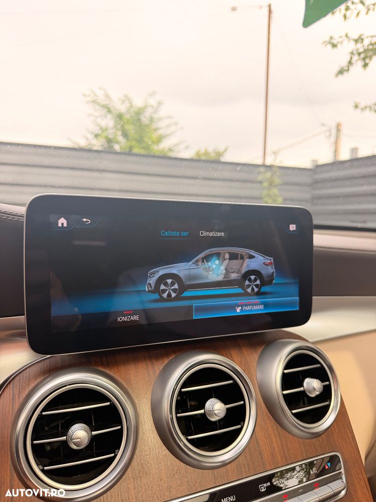 Mercedes-Benz GLC - 24