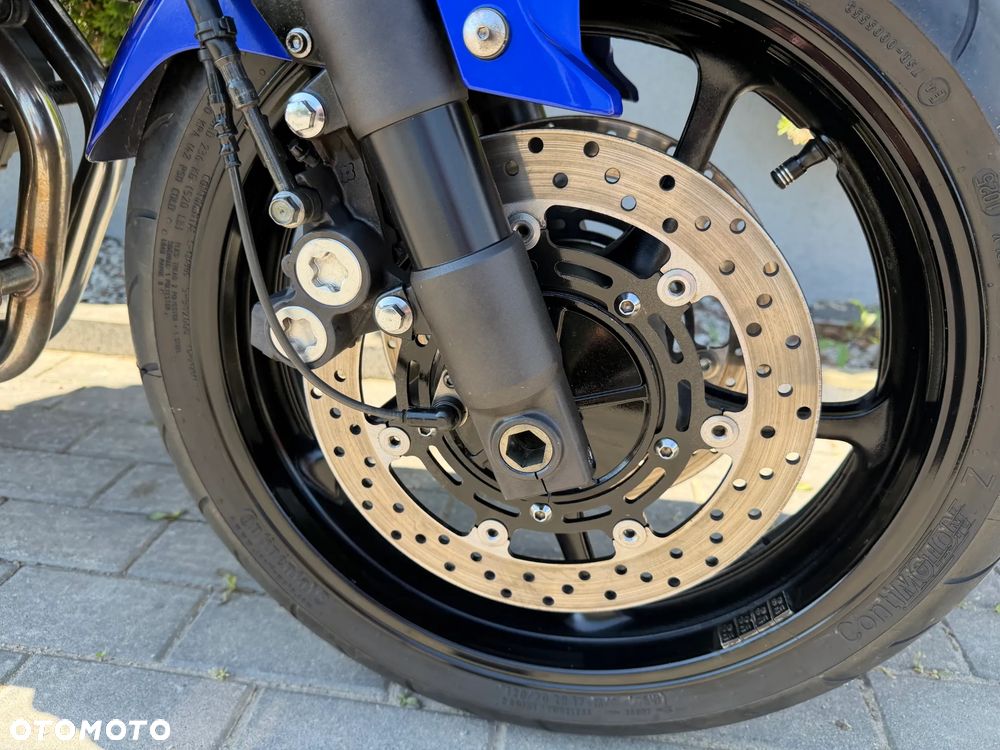 Yamaha FZ - 12