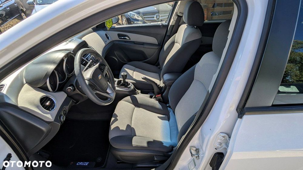 Chevrolet Cruze - 13