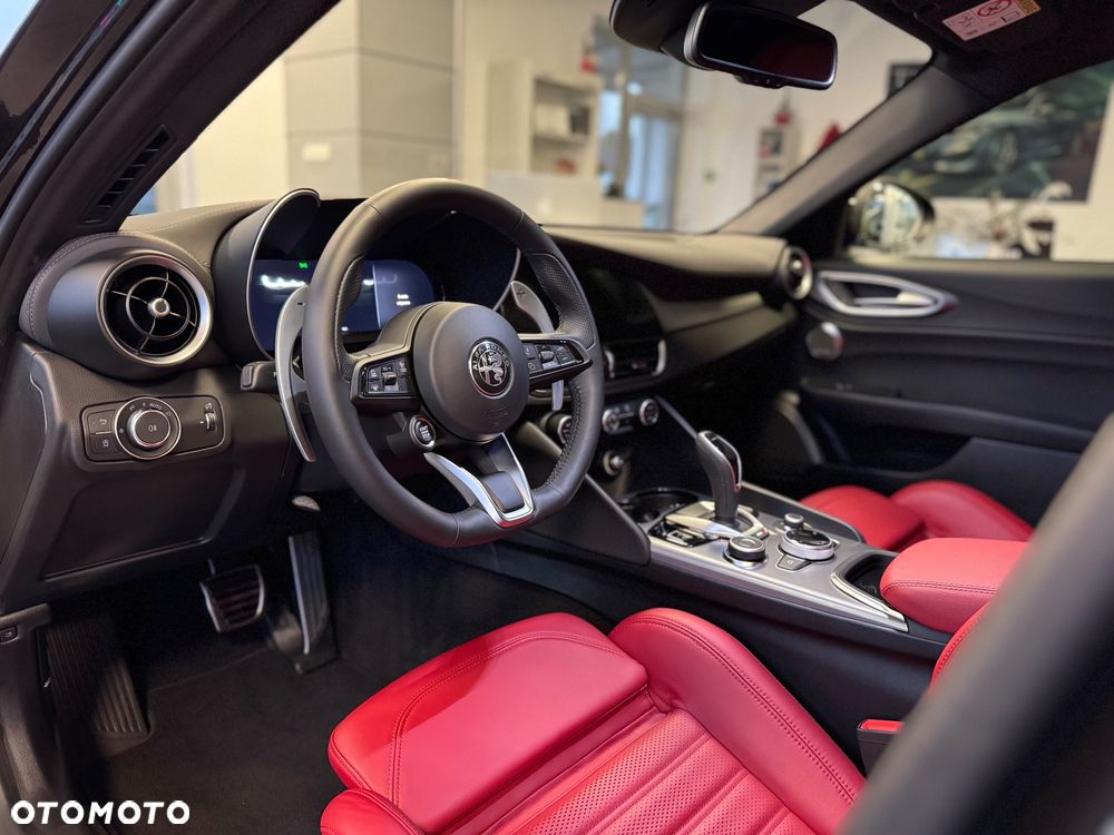Alfa Romeo Giulia 2.0 Turbo Veloce Q4 - 13