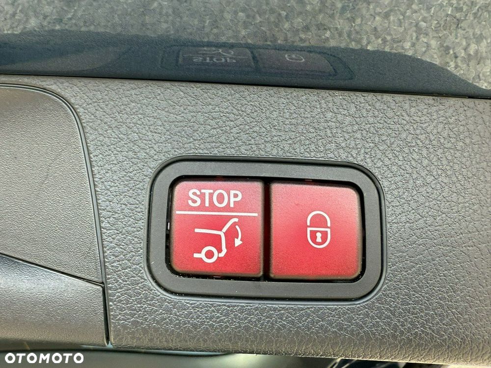 Mercedes-Benz GLB 200 7G-DCT - 19