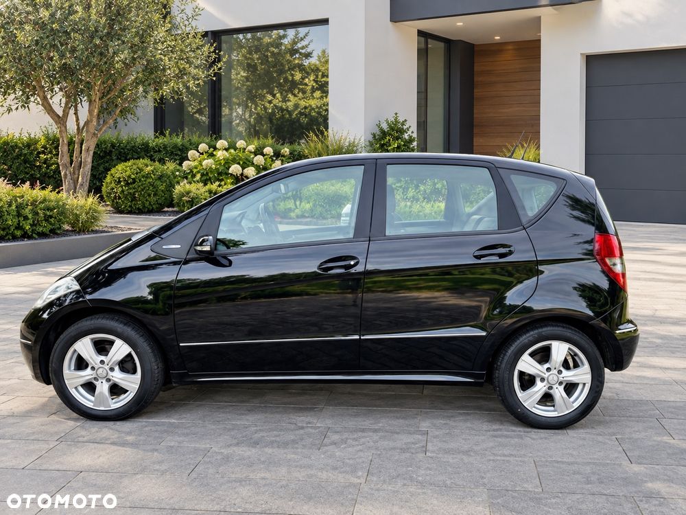 Mercedes-Benz A-Class 2010 photo 3