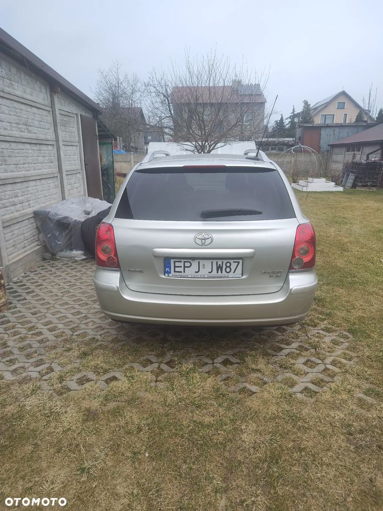 Toyota Avensis 2.0 D-4D - 8
