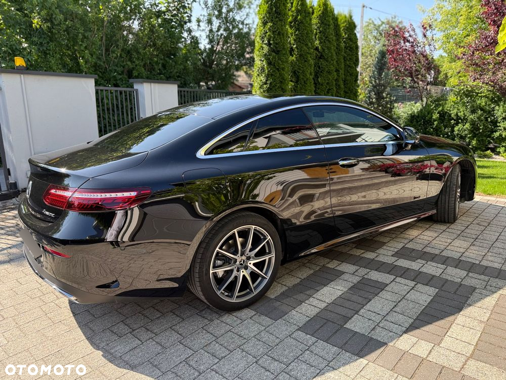Mercedes-Benz Klasa E 220 d Coupe 4-Matic 9G-TRONIC - 17