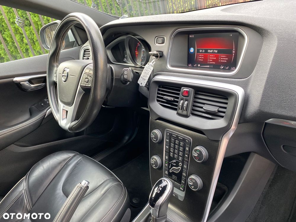 Volvo V40 D3 Geartronic RDesign - 4