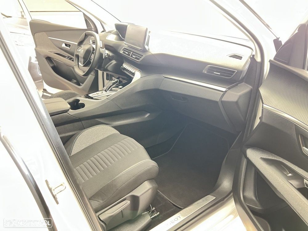 Peugeot 5008 1.2 PureTech Allure Pack EAT8 - 13
