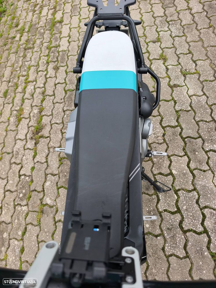 BMW CE 02 Highline - 9