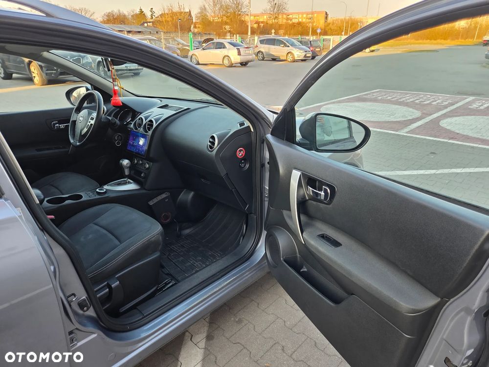 Nissan Qashqai 2.0 dCi 4 x 4 DPF tekna - 21