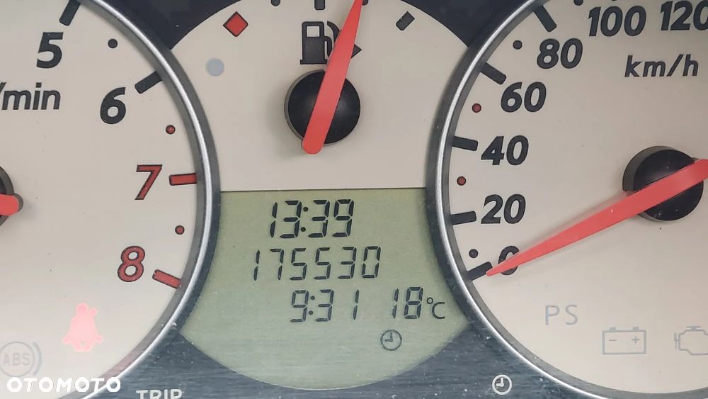 Nissan Micra 1.4 Premium - 10
