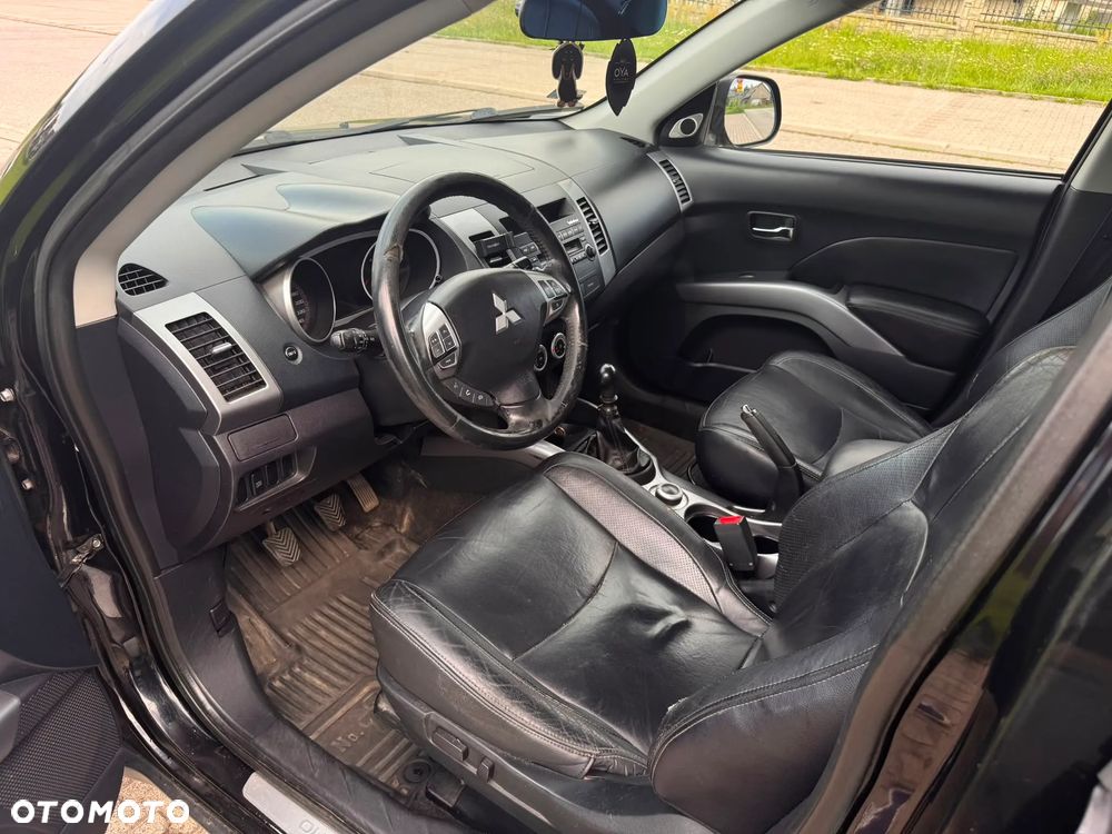 Mitsubishi Outlander - 8