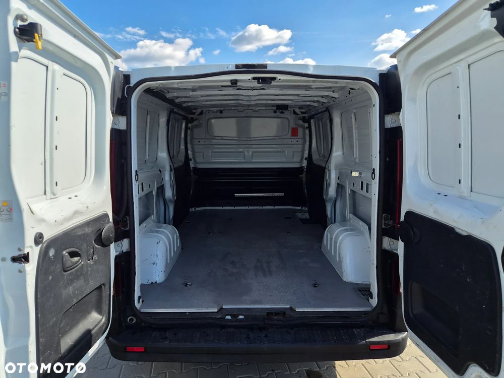 Opel Vivaro - 10