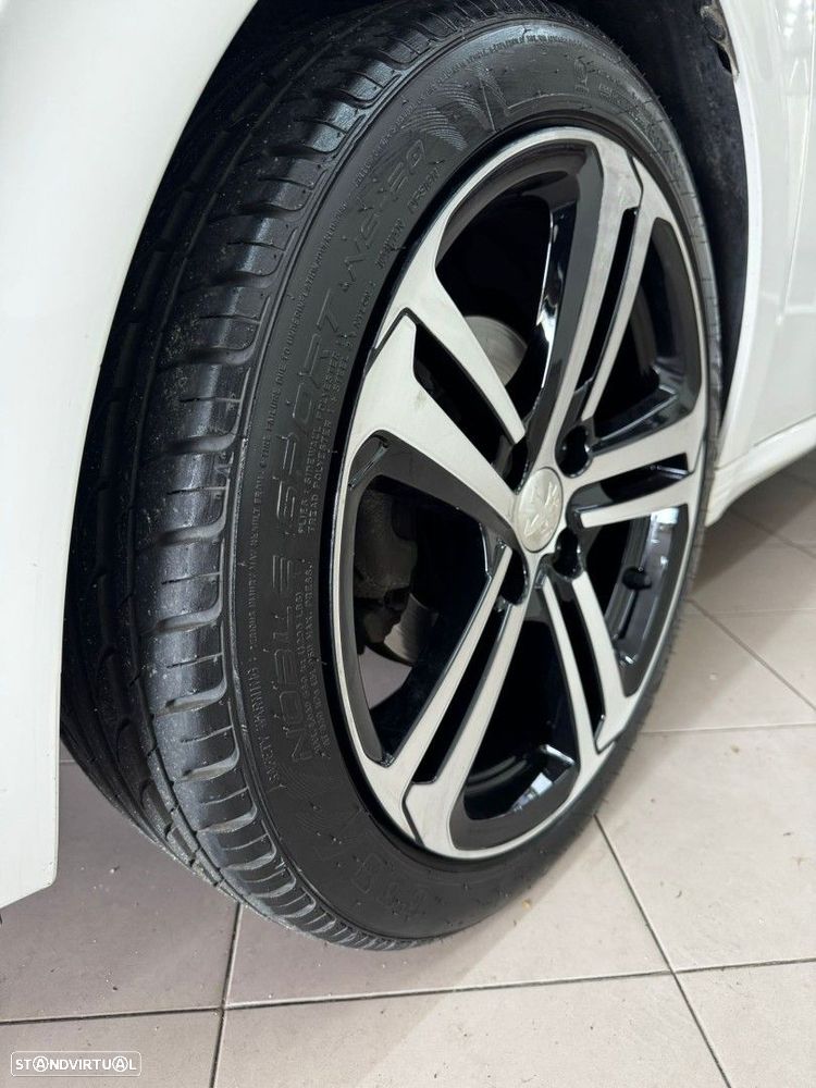 Peugeot 208 1.2 PureTech GT Line - 16