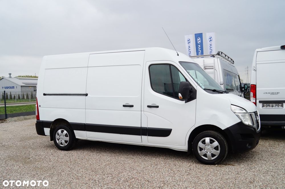Nissan NV400 - 1