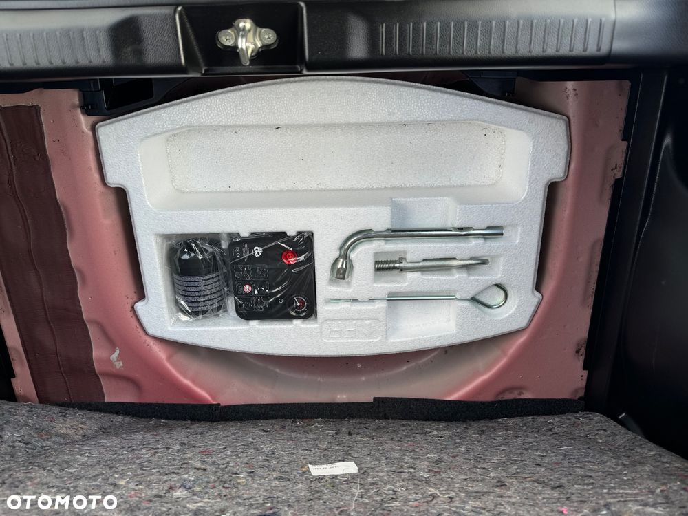 Suzuki Swift 1.2 Premium Plus - 28