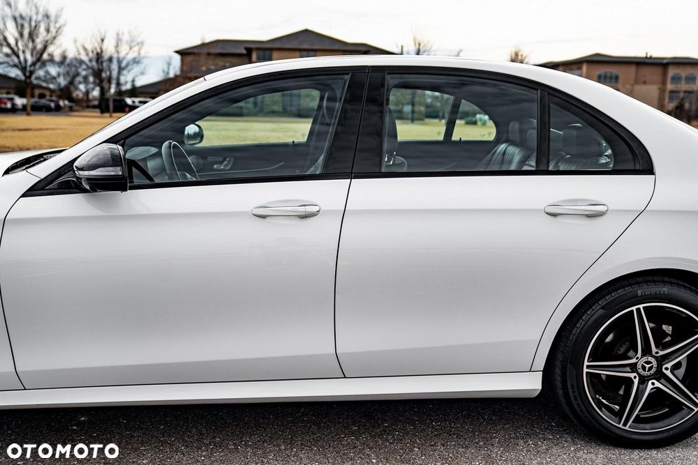 Mercedes-Benz Klasa E 300 9G-TRONIC Exclusive - 27