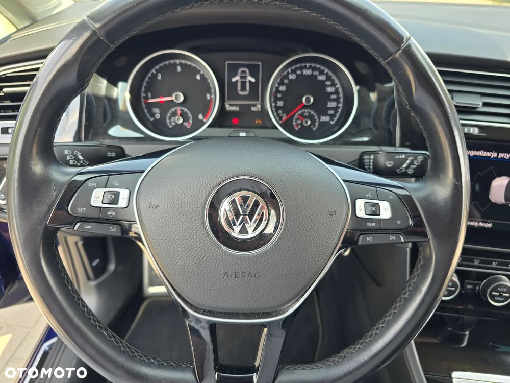 Volkswagen Golf - 25