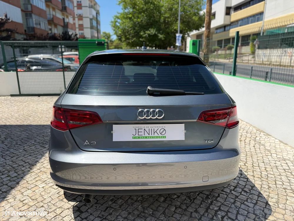 Audi A3 Sportback 1.6 TDI Attraction - 3