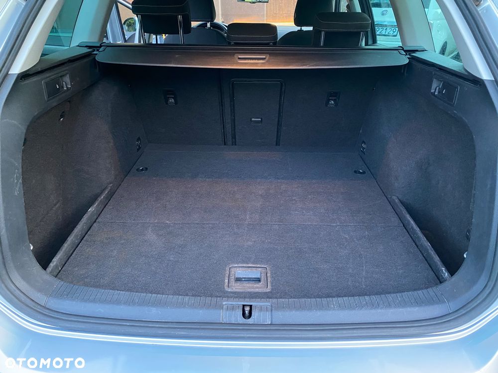 Volkswagen Golf 2.0 TDI BlueMotion Technology Lounge - 19