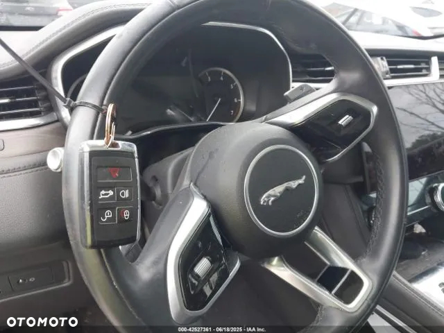 Jaguar F-Pace P250 AWD - 13