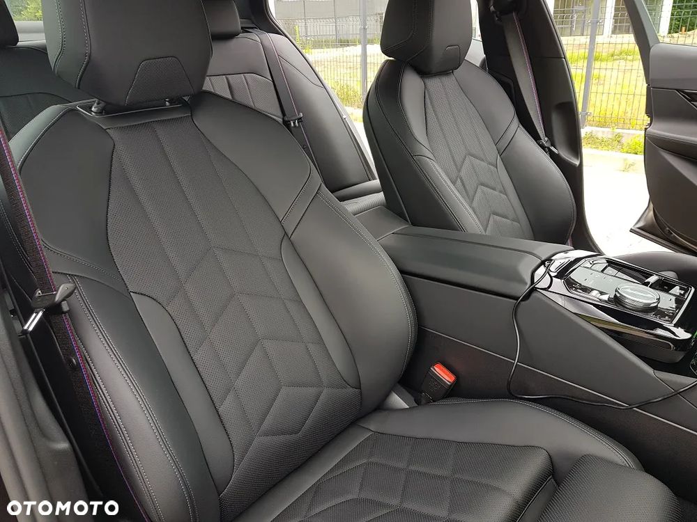 BMW Seria 5 540d xDrive mHEV M Sport - 22
