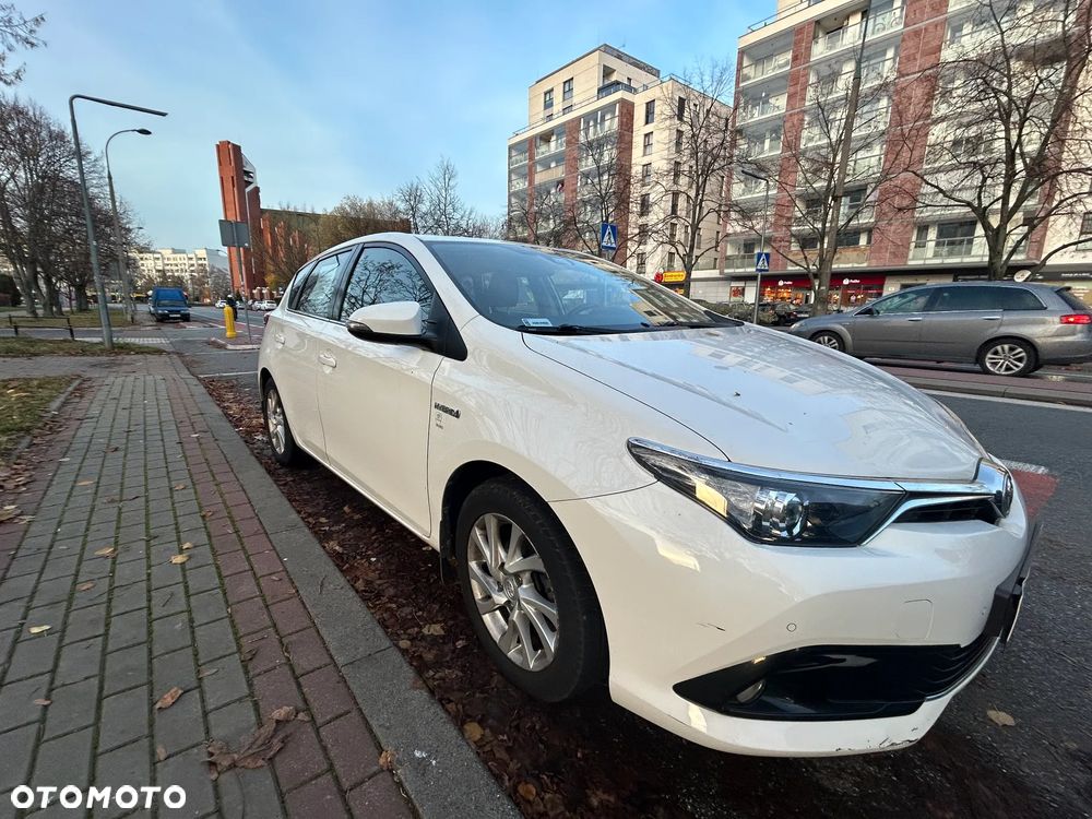 Toyota Auris Hybrid 135 Premium - 2