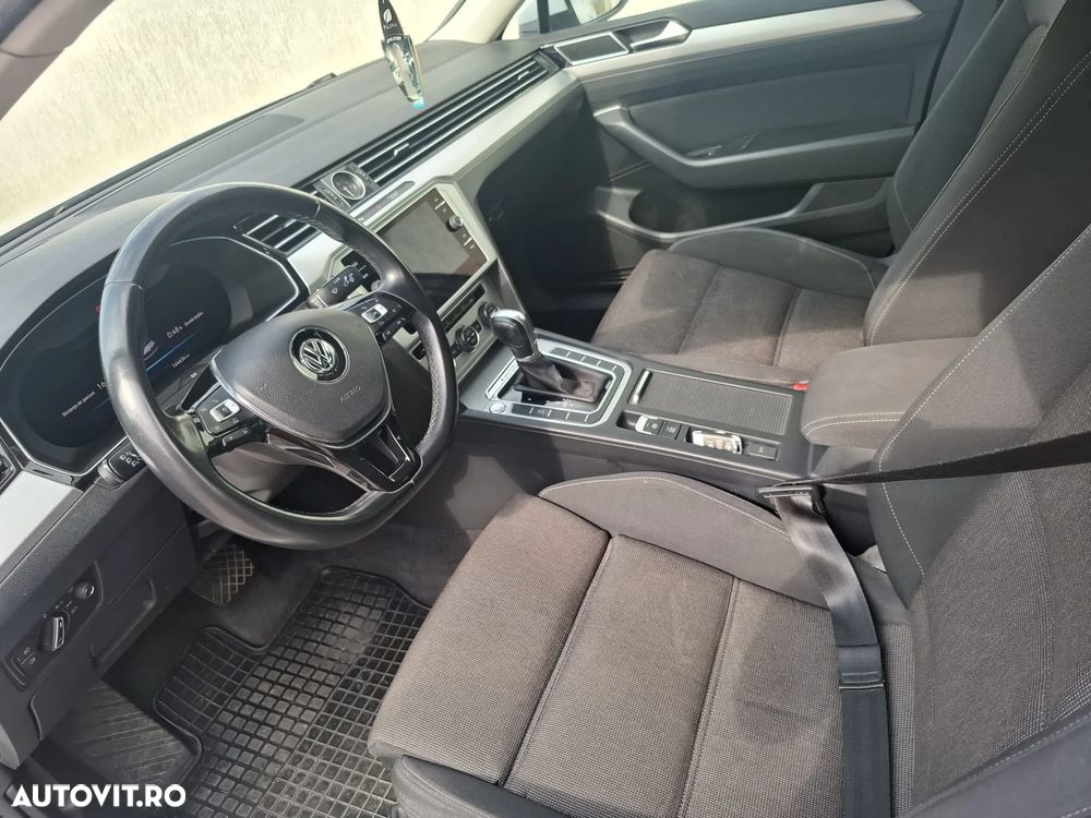 Volkswagen Passat 2.0 TDI DSG Comfortline - 9