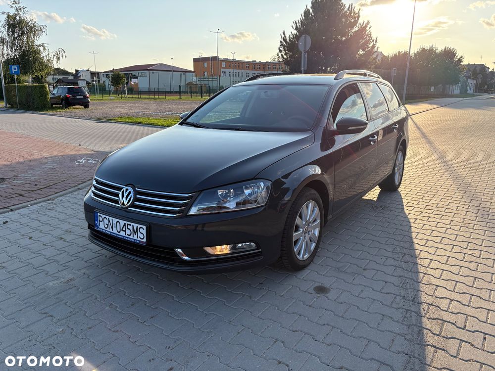 Volkswagen Passat 1.6 TDI DPF BlueMot Comfortline - 1