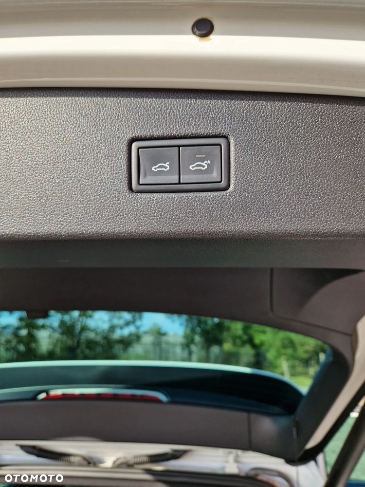 Volkswagen Tiguan - 12