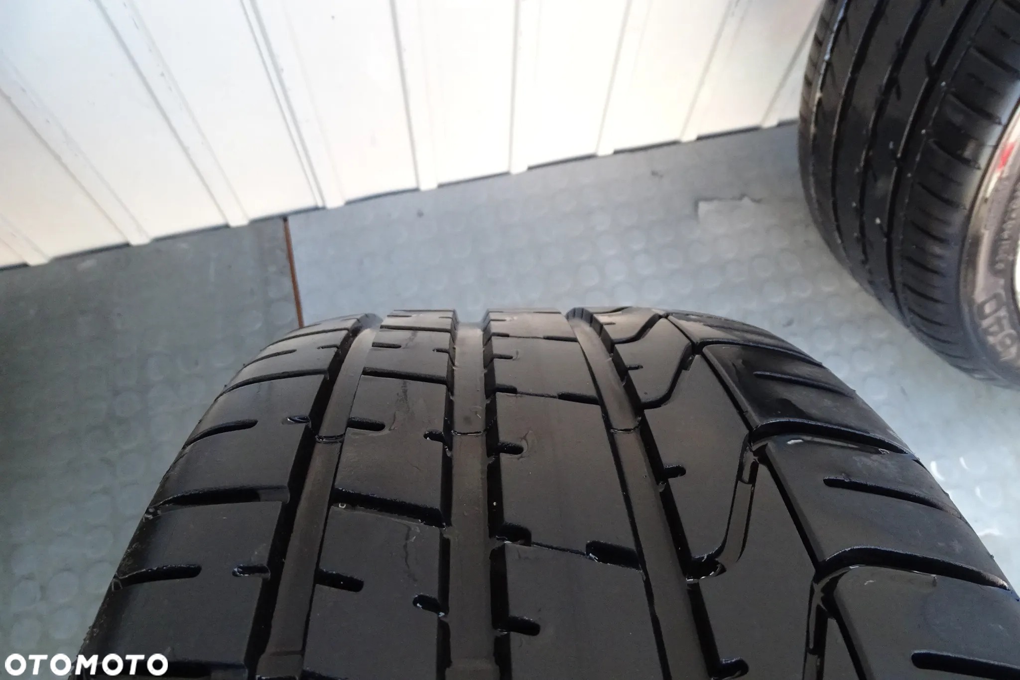 Mercedes E W212 W207 W211 C W205 CLS W218 Felgi 18 z oponami 8,0Jx18 ET48 8.5Jx18 ET45 2124013602 2074011502 - 19