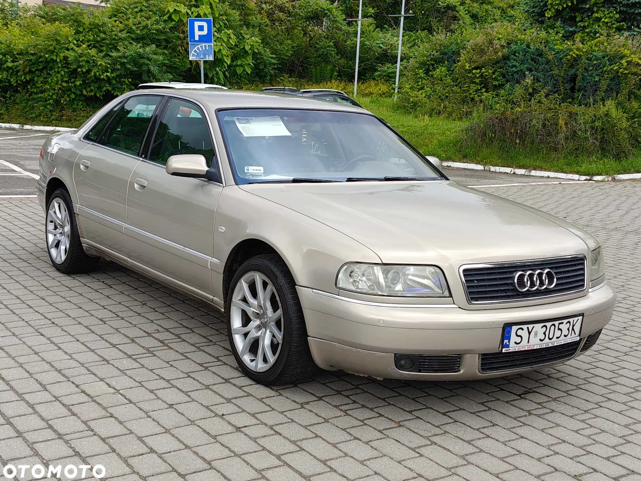 Audi A8 - 4