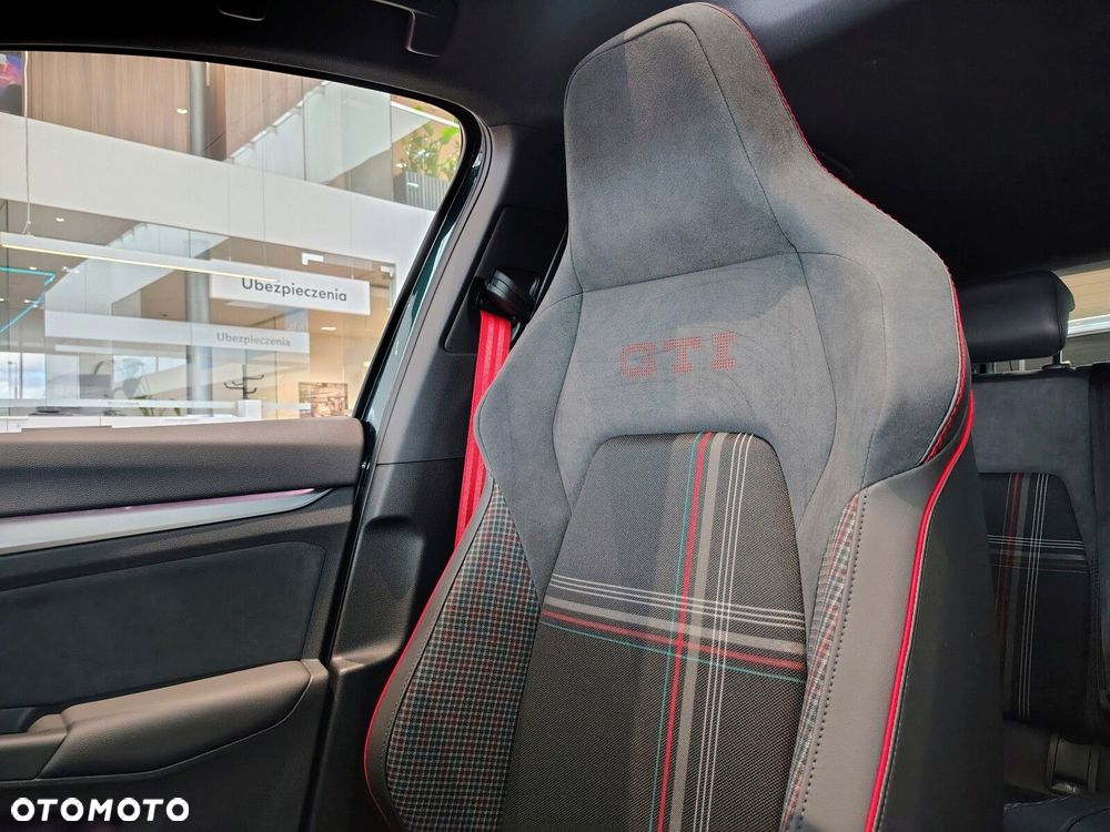 Volkswagen Golf - 20