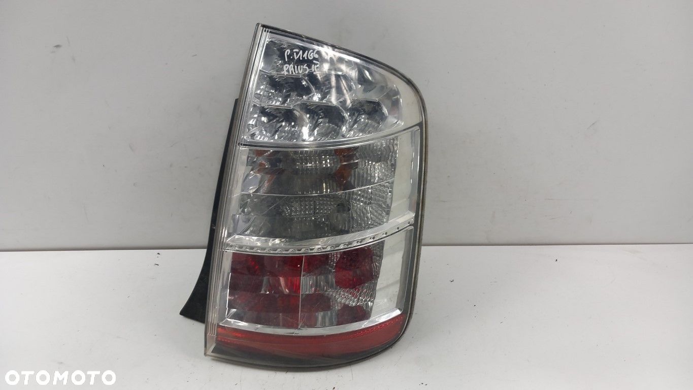 TOYOTA PRIUS II 2 LAMPA TYŁ PRAWA - 1