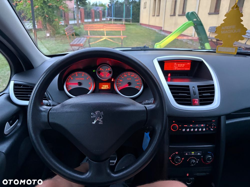 Peugeot 207 75 Millesim 200 - 35