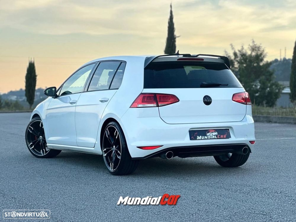 VW Golf 1.6 TDi Highline - 15