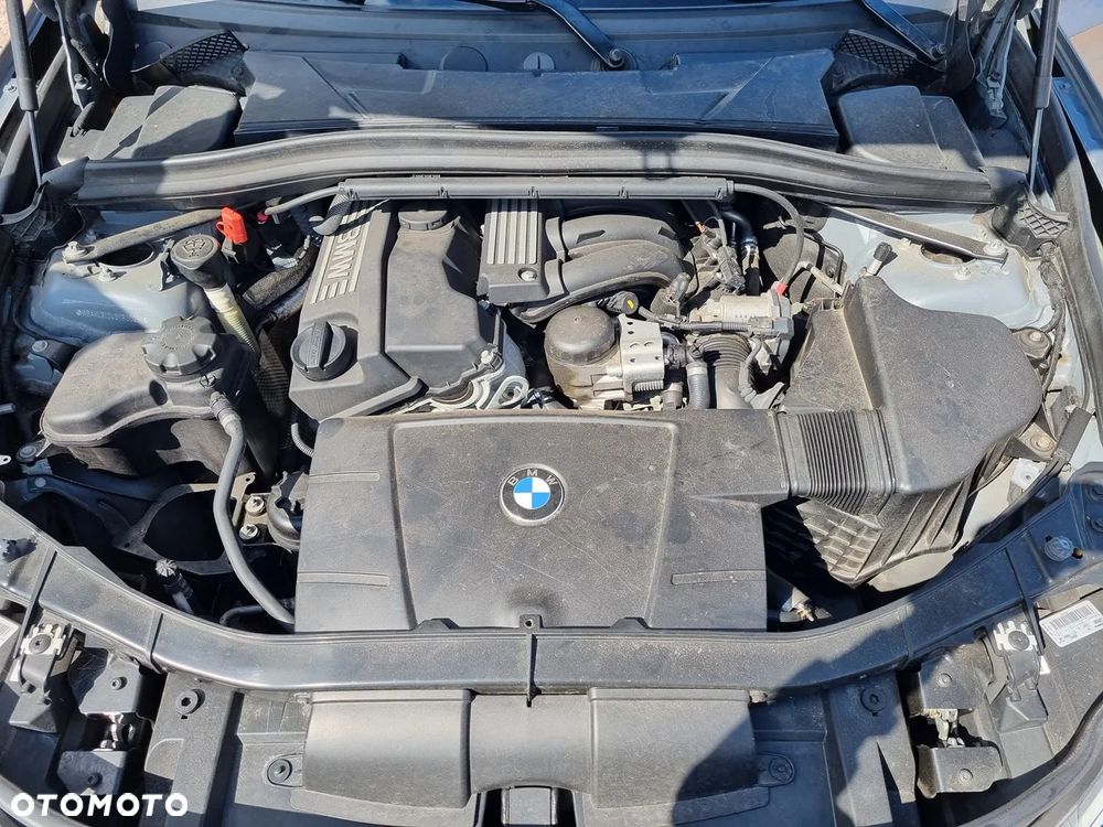 BMW X1 sDrive18i Sport Line - 18