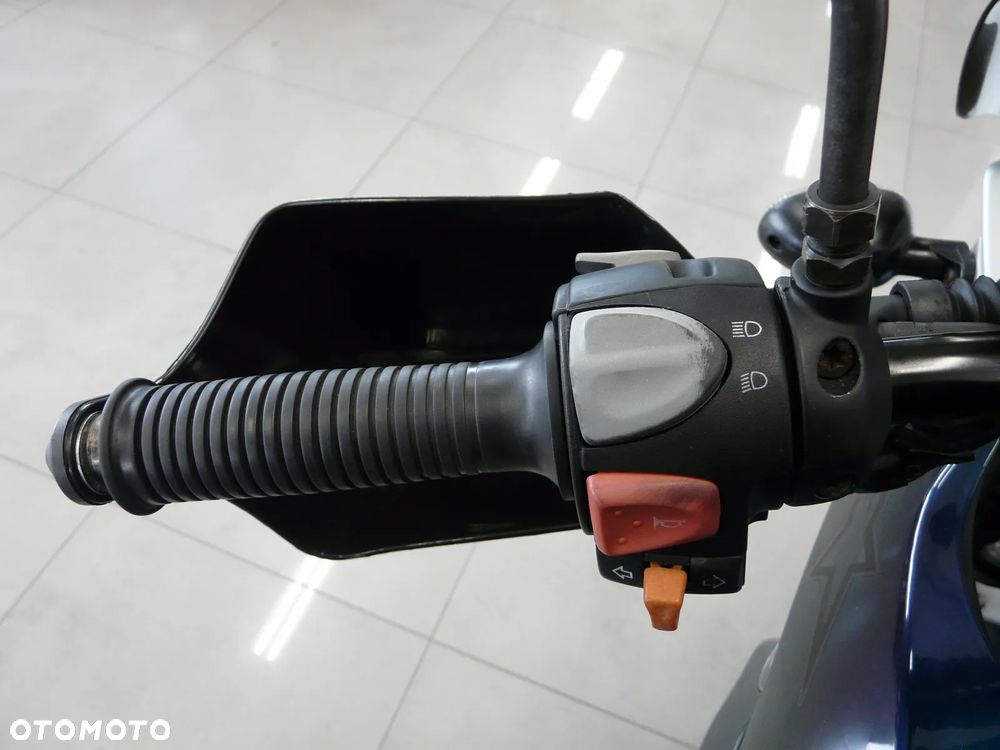 BMW F - 25